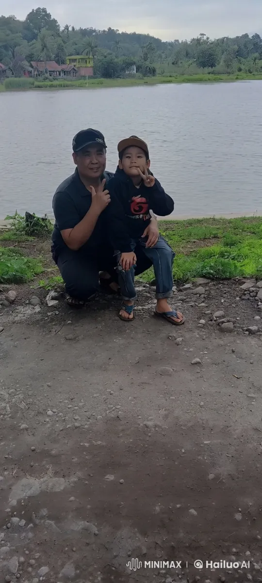 Lakeside Kung Fu Practice in Peaceful Surroundings – AI Generated Video | Hailuo AI