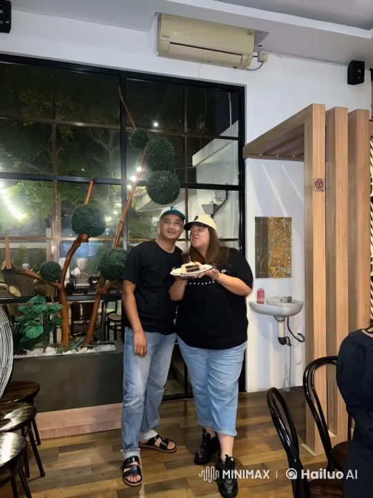 Kungfu Fight Showcased in Artistic Indoor Dining Area – AI Generated Video | Hailuo AI