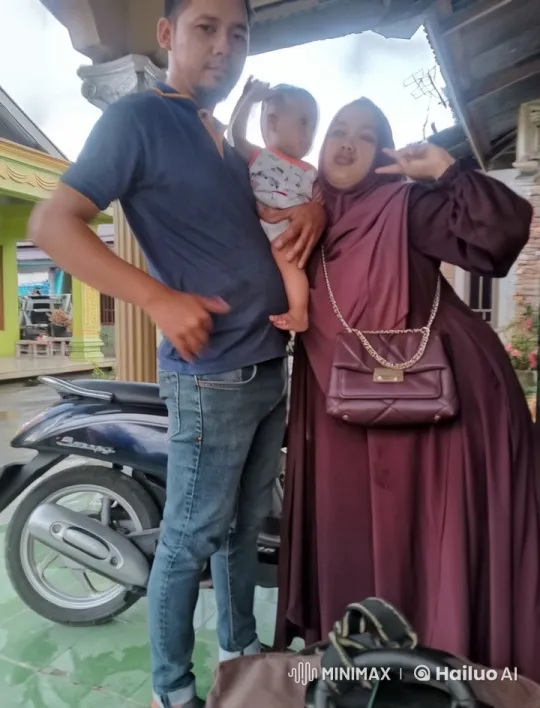 Family Plays Kung Fu in Front of House – AI Generated Video | Hailuo AI