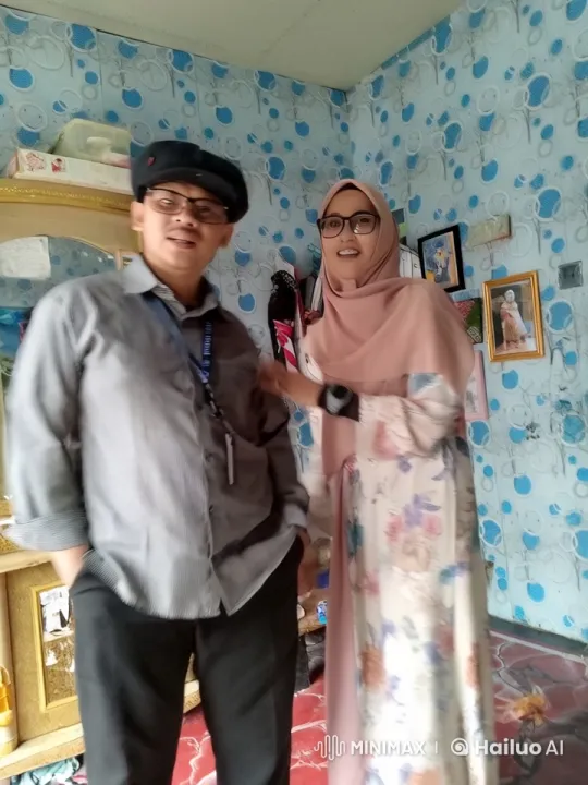 Couple's Passionate Kiss in Cozy, Decorated Room – AI Generated Video | Hailuo AI