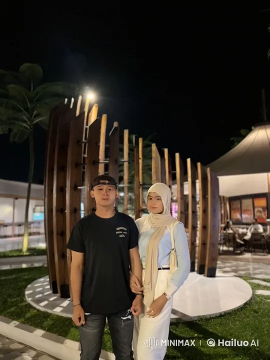 Couple Performs Synchronized Kungfu Under Night Lights – AI Generated Video | Hailuo AI