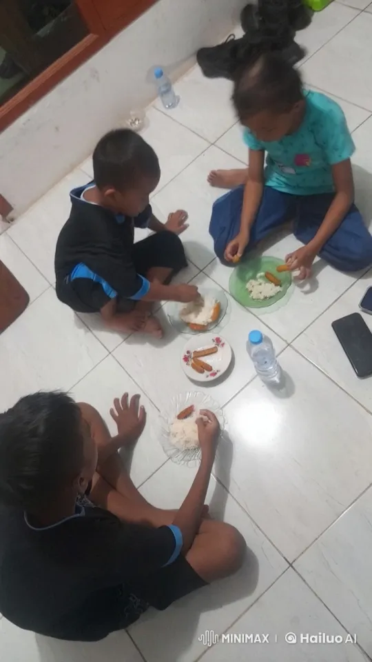 Children Enjoy Meal and Playful Kung Fu Sparring – AI Generated Video | Hailuo AI