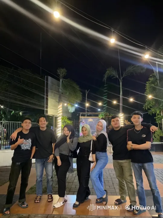Nighttime Martial Arts Display in Lively Outdoor Setting – AI Generated Video | Hailuo AI