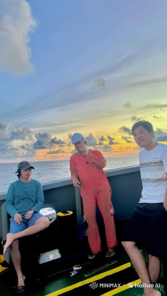 Sunset Kungfu Showdown on a Ship's Deck – AI Generated Video | Hailuo AI