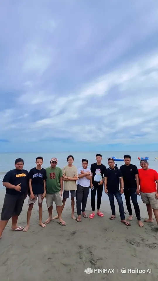 Friends Enjoy Beach Day with Playful Kungfu Performance – AI Generated Video | Hailuo AI