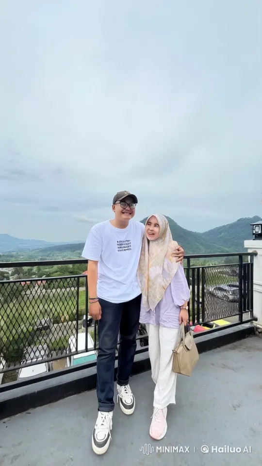 Couple Performs Kung Fu on Mountain Terrace – AI Generated Video | Hailuo AI