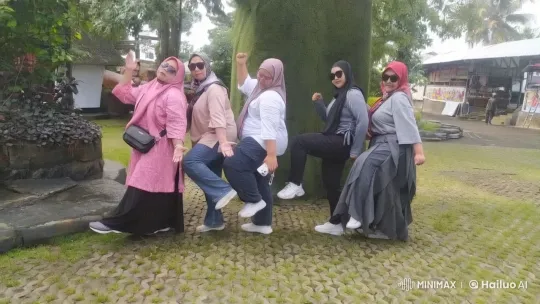 Five Women Practicing Kung Fu in Nature – AI Generated Video | Hailuo AI