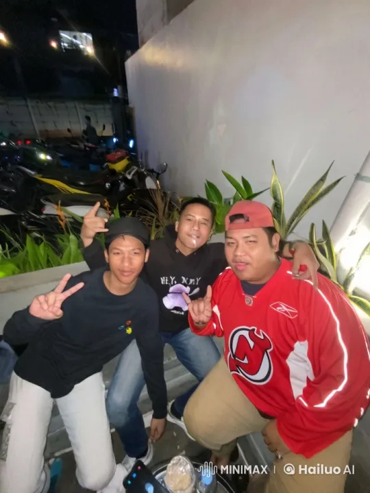 Nighttime Kungfu Fun with Friends – AI Generated Video | Hailuo AI