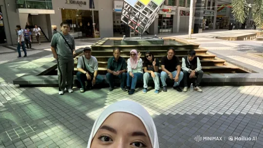 Urban Kungfu Display by Fountain with Sculpture – AI Generated Video | Hailuo AI