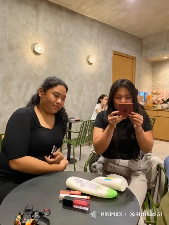 Kungfu Women Display Mastery in Modern Café Setting – AI Generated Video | Hailuo AI