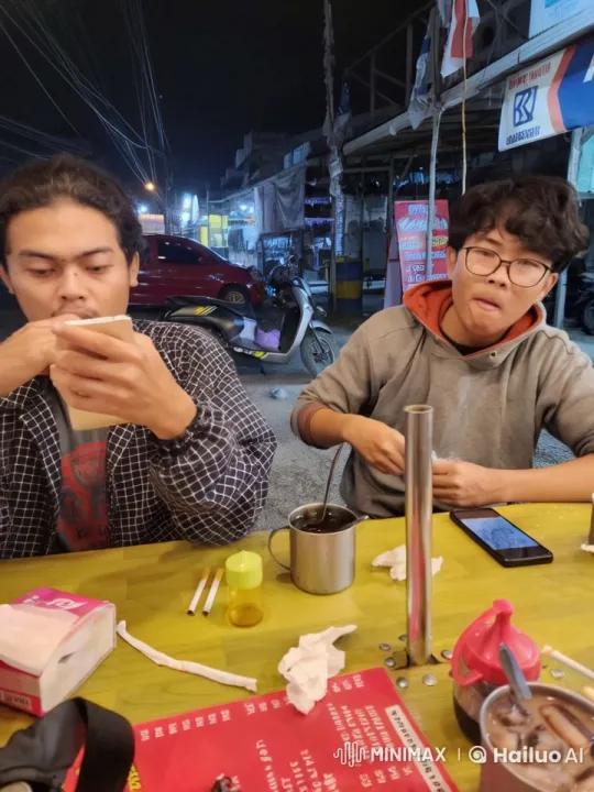 Outdoor Cafe Kungfu Fight Scene – AI Generated Video | Hailuo AI