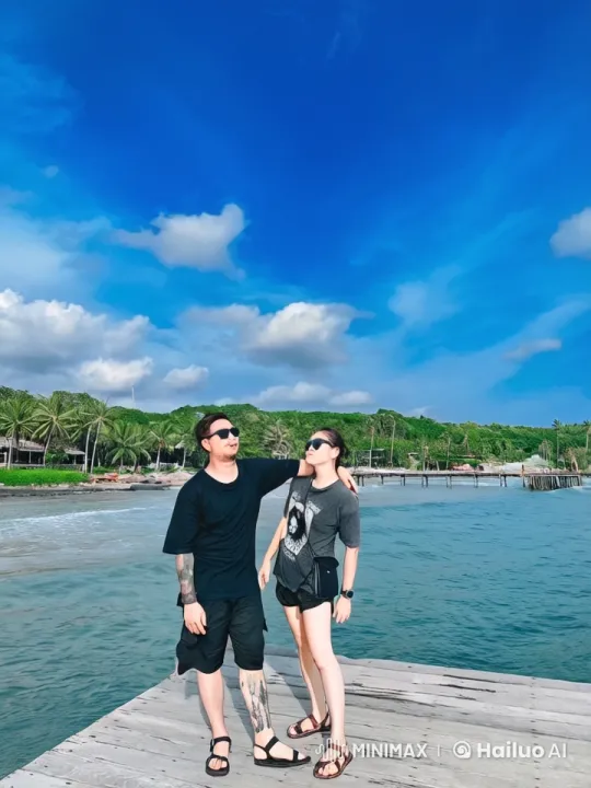 Couple Engages in Fierce Muay Thai Combat on Tranquil Pier – AI Generated Video | Hailuo AI