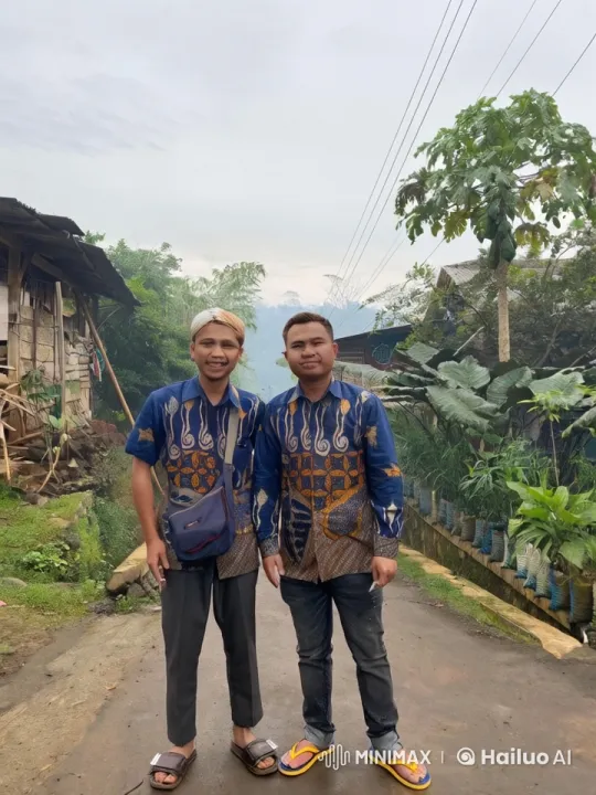 Traditional Batik-Wearers Escalating Conflict in Rustic Village – AI Generated Video | Hailuo AI
