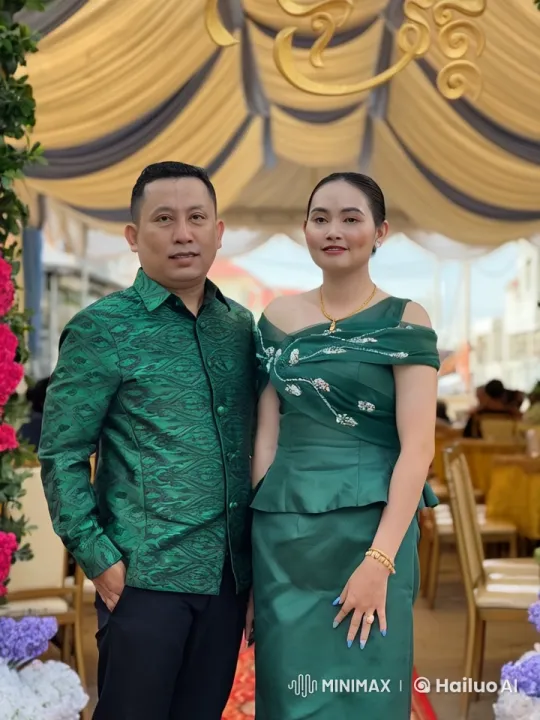 Traditional Green Attire Kung Fu Performance in Decorated Tent – AI Generated Video | Hailuo AI