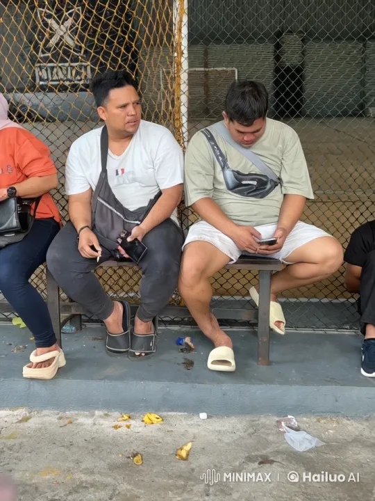 Dynamic Kung Fu Sparring Display on a Bench – AI Generated Video | Hailuo AI