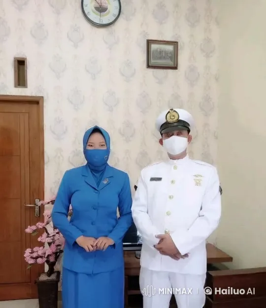 Formal Attired Couple Performs Impressive Kungfu Fight – AI Generated Video | Hailuo AI