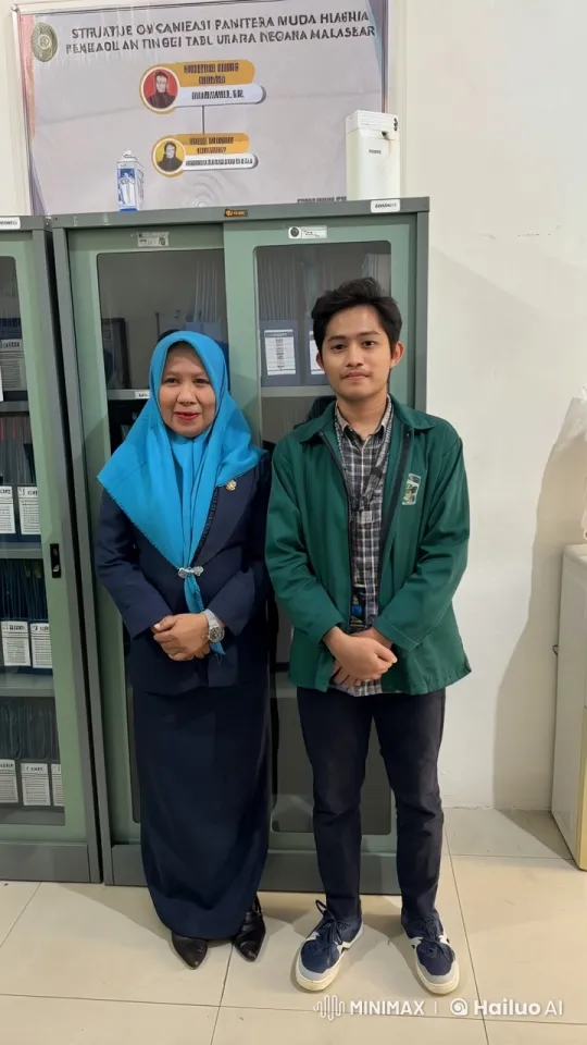 Office Setting: Man and Woman Playfully Spar – AI Generated Video | Hailuo AI