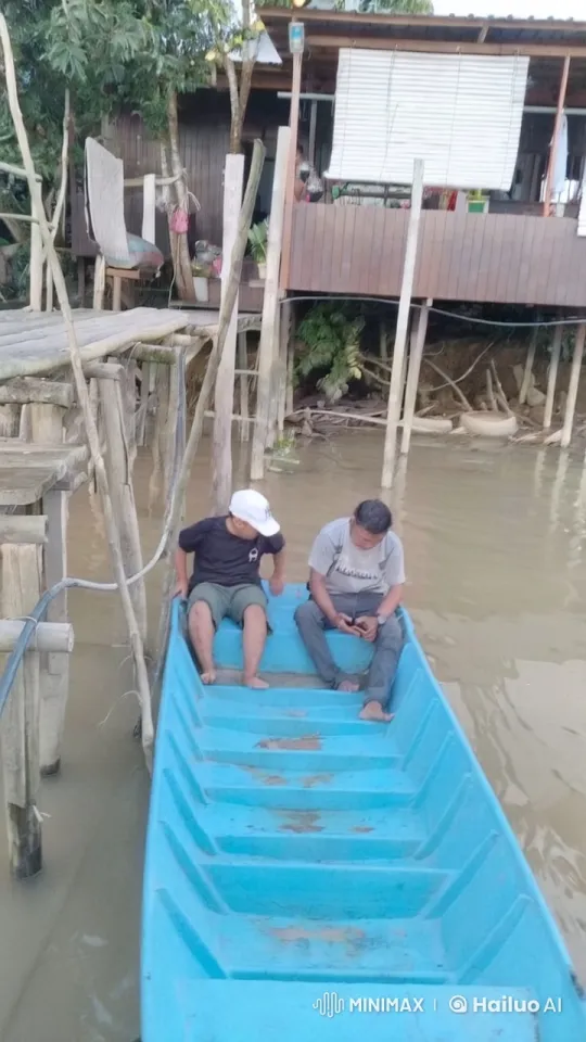 Kungfu Display on Riverboat with Quiet Surroundings – AI Generated Video | Hailuo AI