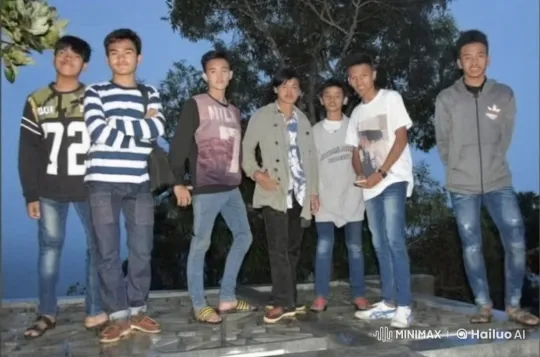 Young Men Perform Energetic Kungfu on Stone Platform – AI Generated Video | Hailuo AI
