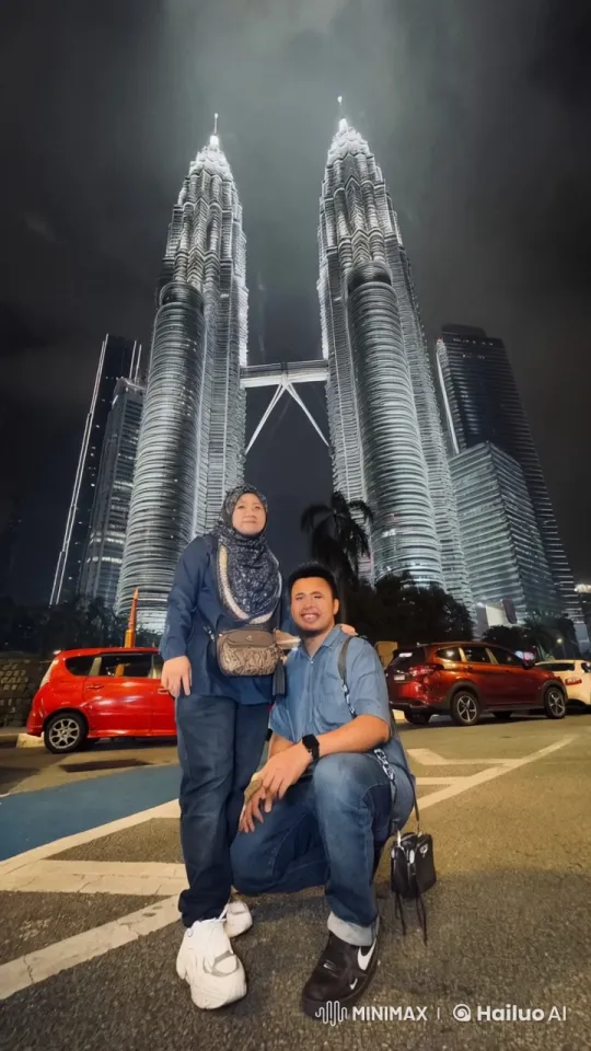 Kungfu Duel Under the Petronas Towers Night Sky – AI Generated Video | Hailuo AI