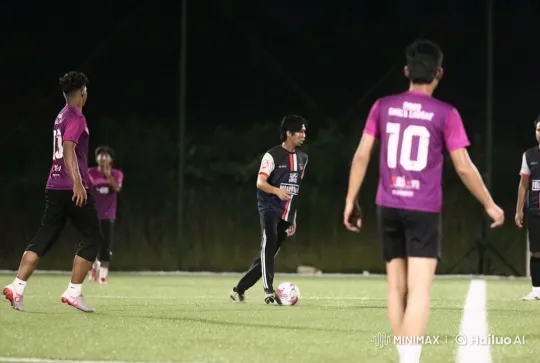 Night Soccer Match Blends Kungfu and Sportsmanship – AI Generated Video | Hailuo AI