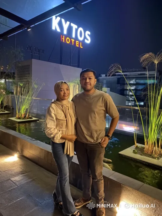 Couple Performing Kungfu in Front of Hotel Pond – AI Generated Video | Hailuo AI