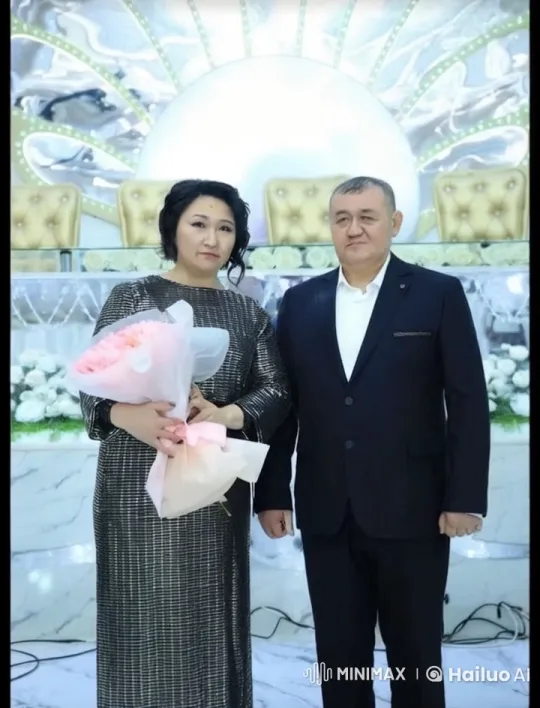 Formal Attire Kung Fu Fight on Luxury Stage – AI Generated Video | Hailuo AI