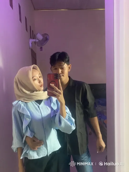Couple's Skilled Kungfu Sparring in Mirror Reflection – AI Generated Video | Hailuo AI
