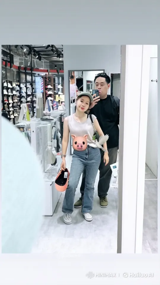 Kungfu Fight in Sneaker Store Setting – AI Generated Video | Hailuo AI