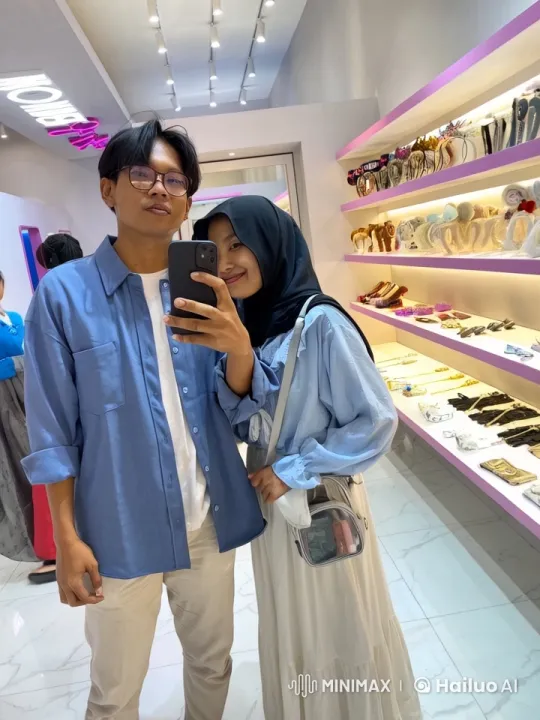 Couple Performing Kungfu in Modern Store Setting – AI Generated Video | Hailuo AI