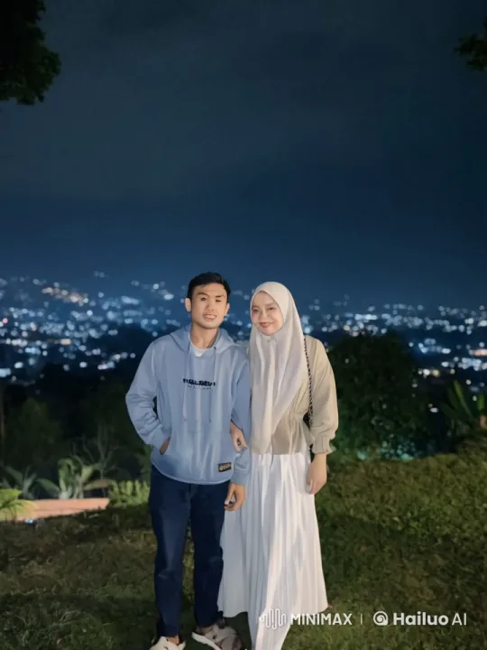Couple's Graceful Kungfu Performance in Night Cityscape – AI Generated Video | Hailuo AI