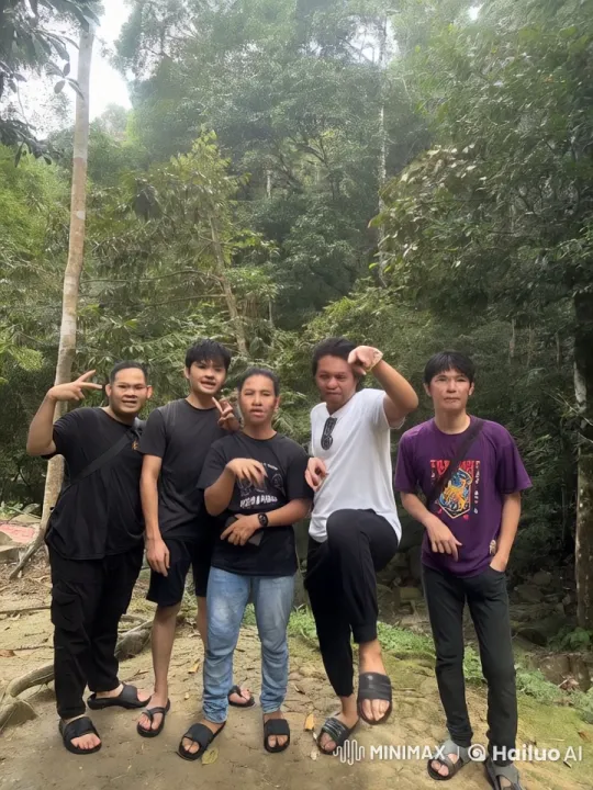 Kungfu Practitioners Demonstrate Skills in Forest Setting – AI Generated Video | Hailuo AI