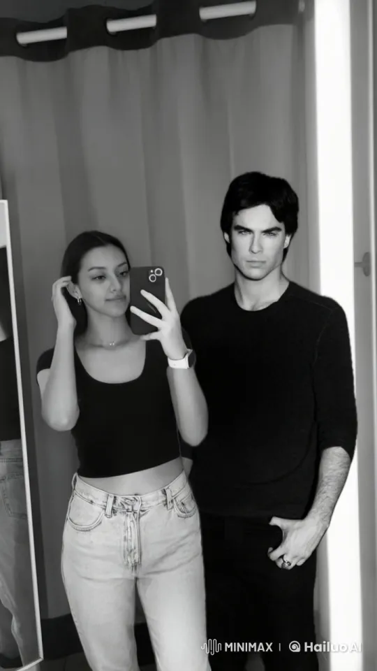 Couple Taking Mirror Selfie and Sharing Affectionate Moment – AI Generated Video | Hailuo AI
