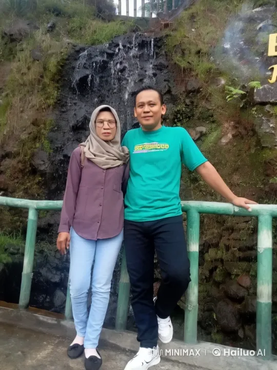 Couple Practices Kungfu in Scenic Nature Setting – AI Generated Video | Hailuo AI