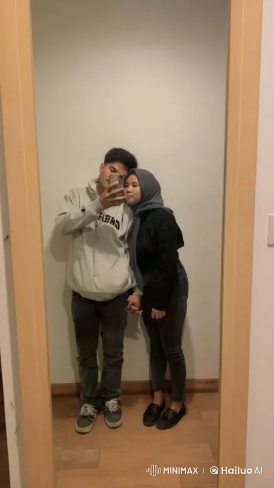 Couple Practicing Kungfu in Comfortable Attire – AI Generated Video | Hailuo AI