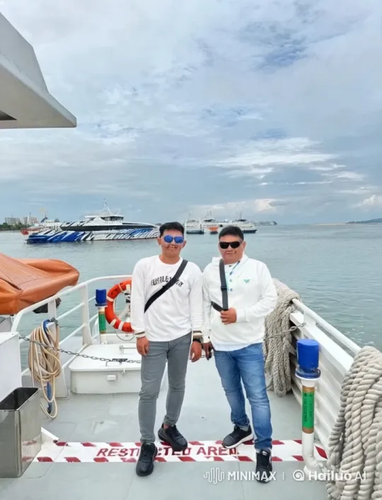 Kung Fu Showdown on Boat Deck with Calm Surroundings – AI Generated Video | Hailuo AI