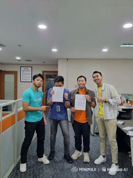 Office Kungfu Practice: Blending Tradition with Modernity – AI Generated Video | Hailuo AI
