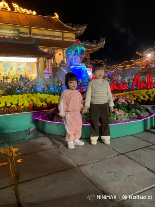 Children Display Kung Fu Skills in Illuminated Temple Garden – AI Generated Video | Hailuo AI