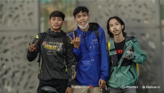 Three Friends Showcase Dynamic Kungfu Skills – AI Generated Video | Hailuo AI