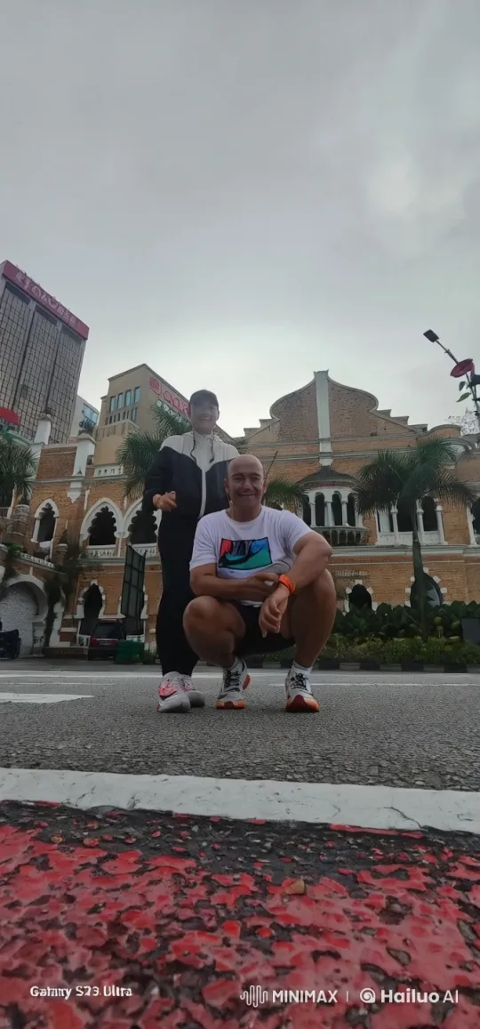 Fung Fu" is a Chinese phrase that translates to "fungus dance" or "mushroom dance." It is a term used in the context of traditional Chinese medicine and cuisine, but it is not a widely recognized English phrase. If you are referring to a specific context  – AI Generated Video | Hailuo AI
