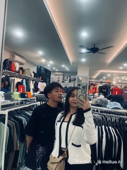 Casual Shopping Transforms into Impressive Kungfu Display – AI Generated Video | Hailuo AI