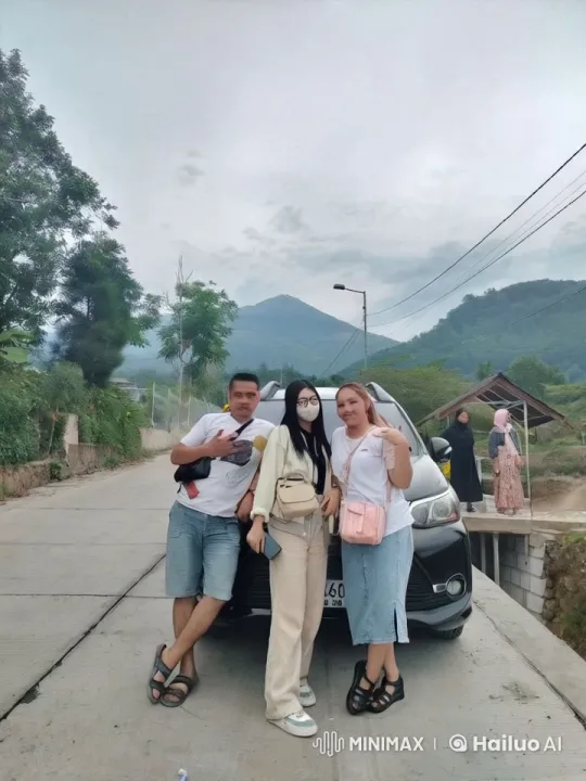 Friends Practice Kungfu in Scenic Mountain Setting – AI Generated Video | Hailuo AI