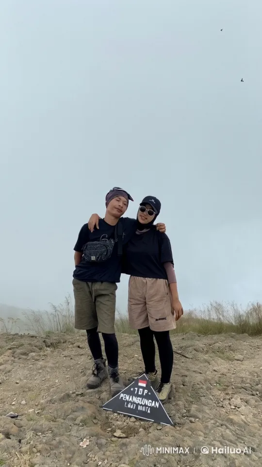 Martial Arts Display on Foggy Penanggungan Mountain – AI Generated Video | Hailuo AI