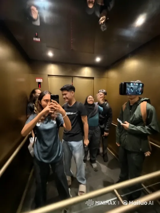 Elevator Kung Fu: Martial Artists' Synchronized Display – AI Generated Video | Hailuo AI