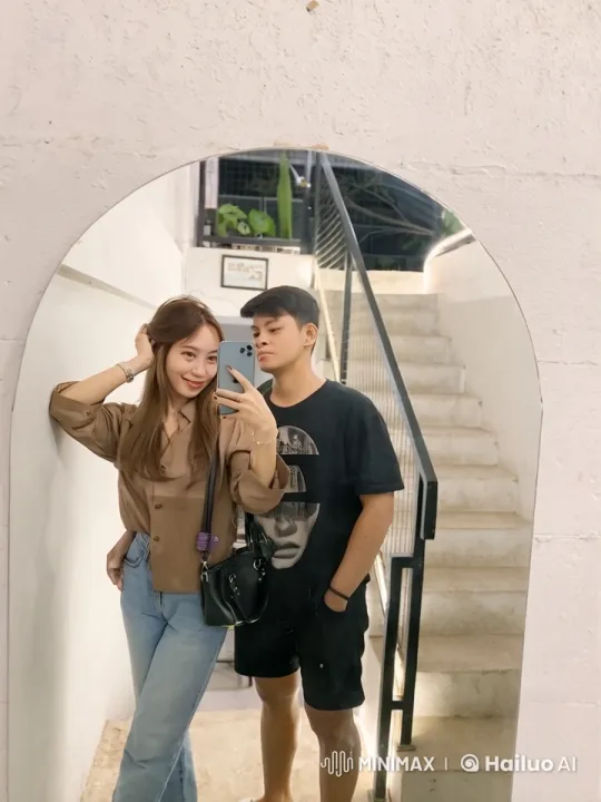 Couple Demonstrates Kung Fu Moves in Mirror Selfie – AI Generated Video | Hailuo AI