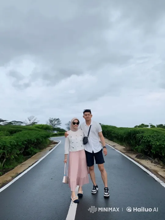 Couple Performing Synchronized Kungfu in Scenic Live2D Video – AI Generated Video | Hailuo AI