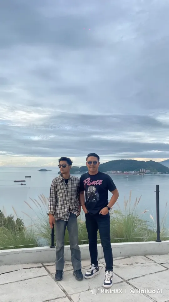 Kung Fu Showdown on Ocean Terrace – AI Generated Video | Hailuo AI
