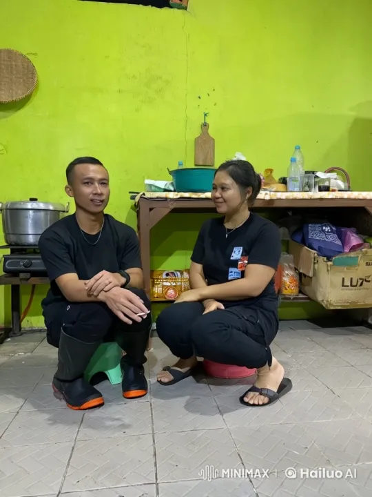 Chinese Martial Arts Practiced in a Bright Kitchen – AI Generated Video | Hailuo AI