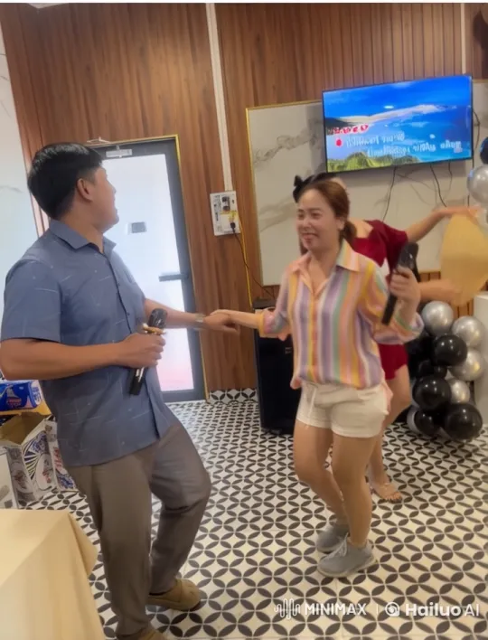 Dancing Duo's Dramatic Kungfu Shift in Live2D Video – AI Generated Video | Hailuo AI