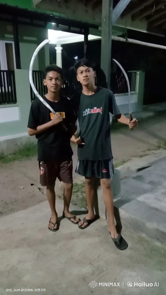 Nighttime Kung Fu Display by Young Practitioners – AI Generated Video | Hailuo AI